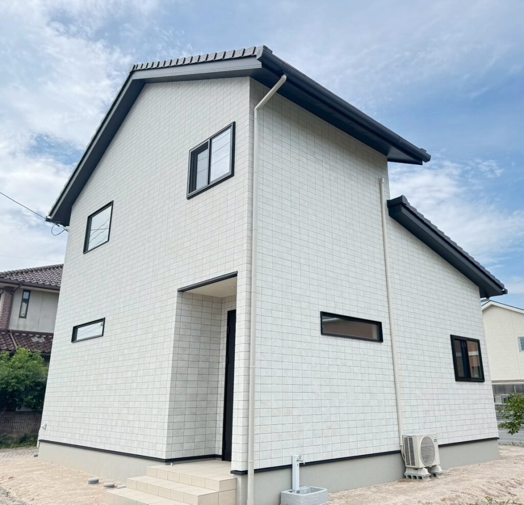 クレバリーホーム米子店、鳥取中央店の外観施工事例